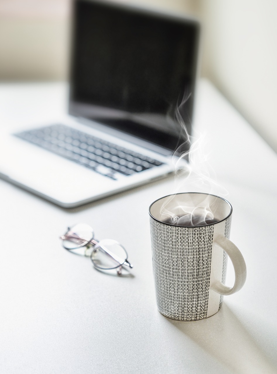 desk, tea, coffee-4222025.jpg